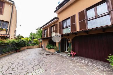 VILLA SINGOLA A ROZZANO