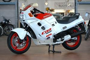 Honda CBR 1000 F anno 1987