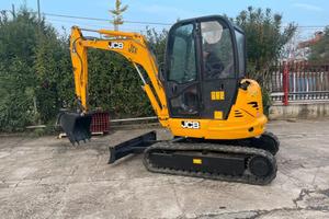 E32 Escavatore 35 q JCB 8035