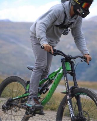 Bici downhill kona precept 200