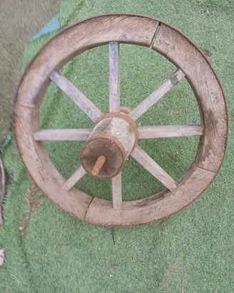 ruota carro antico in legno 
