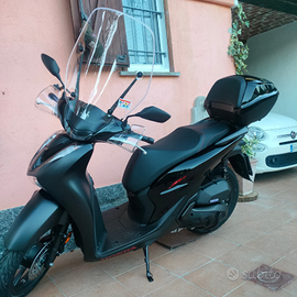 Honda sh 125 sport anno 2024 euro 3.300