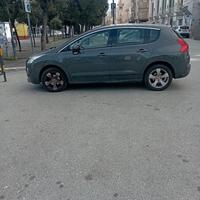 o Peugeot 3008 2011