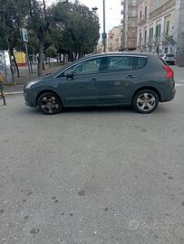 o Peugeot 3008 2011