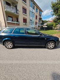 AUDI  A4. disel 1.9.  2004.  1500€