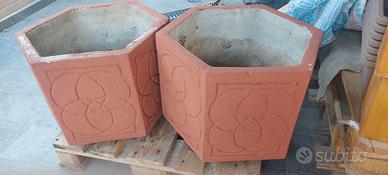 Vasi esagonali in cemento colorati