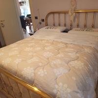 Letto in ottone più armadio