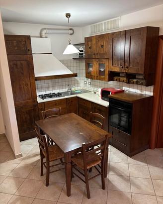 Cucina Semeraro completa, ad angolo.