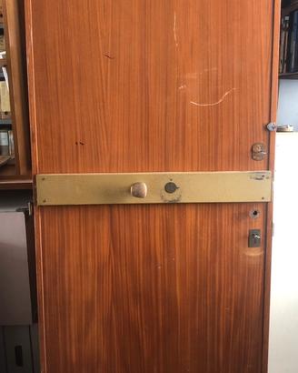 Porta di sicurezza ingresso esterno