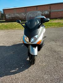Yamaha T Max - 2004