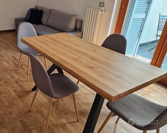 Tavolo in legno con gambe in alluminio