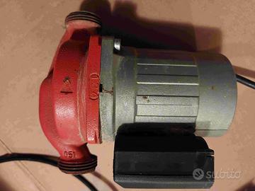 Pompa + Motore a tre vie Caldaia Immergas