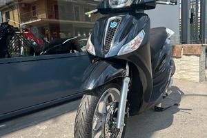 Piaggio Medley 125