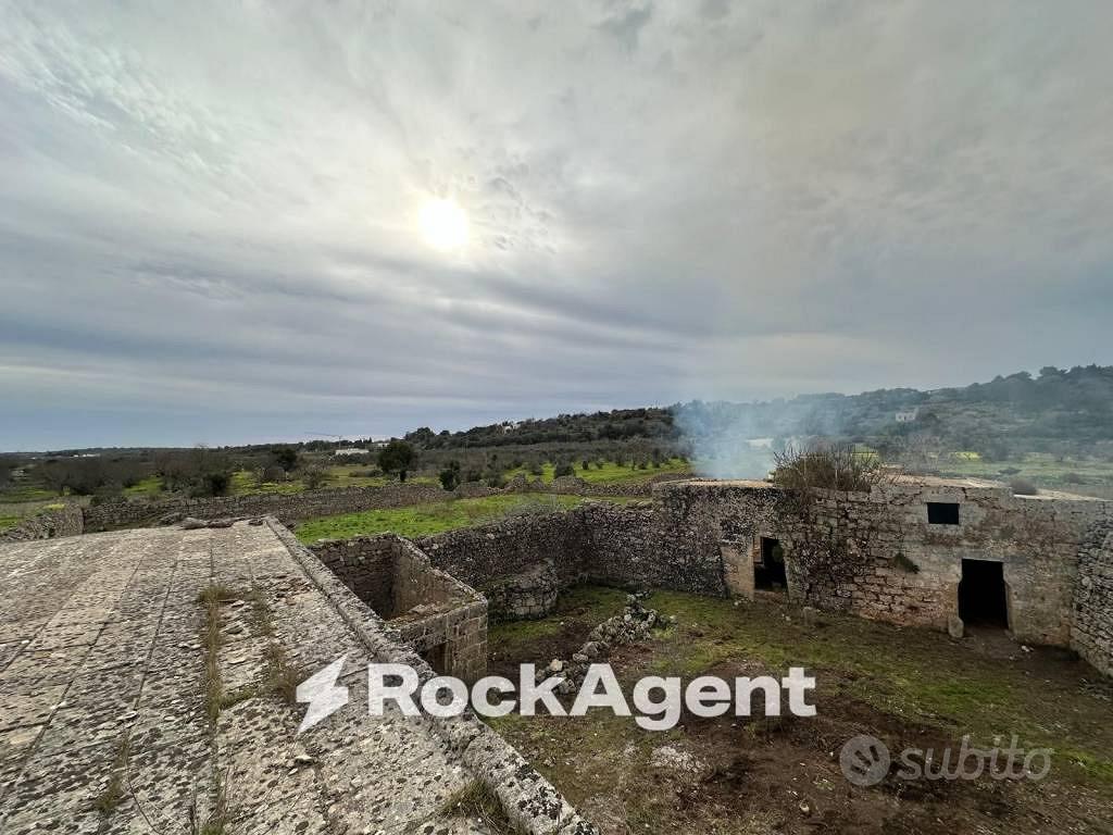 Rustico / Casale di 440 m² a Patù - Altro