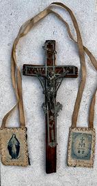 Raro e antico crocifisso Arma Christi e scapolari