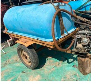 Botte irroratrice con piccola pompa meccanica