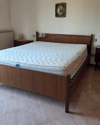 Letto matrimoniale 