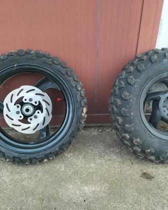 Ruote complete scooter Gilera Stalker tassellate