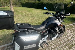 Moto Guzzi V85 TT anno 04/2023