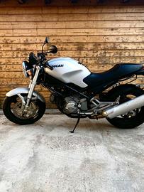 Ducati Monster 620 dark