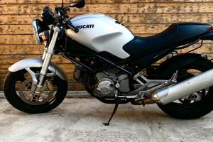Ducati Monster 620 dark