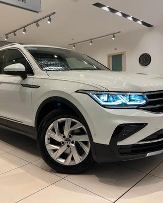Volkswagen Tiguan 2.0 tdi Elegance 150cv dsg LED,A