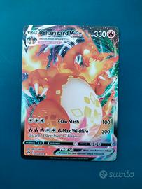 Carta Pokémon Charizard VMAX 20/189