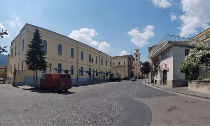 Bilocale ammobiliato con ingresso indipendente