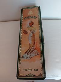 Scatola di latta vintage firmata Ferrari