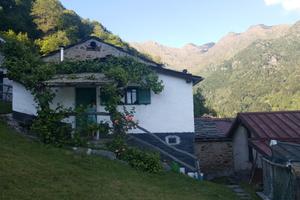Rustico da restaurare a subiale valvarrone Lc