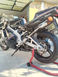 SUZUKI RGV 250 R