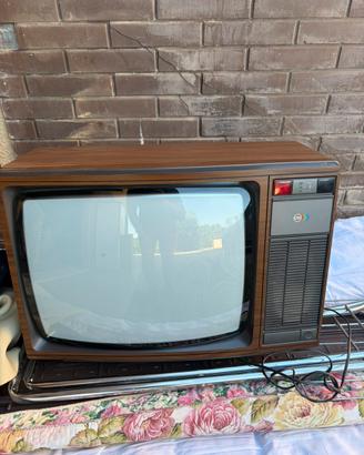 Televisore vintage CGE CT 4210 20” anni ’80