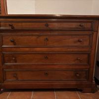 Mobile antico in legno