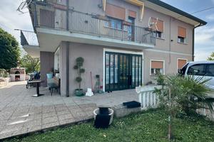 Casa indipendente su due piani