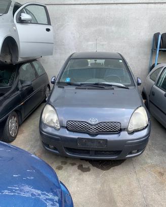 Ricambi Toyota Yaris 2004 - Veicolo per ricambi