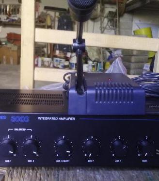 Anplificatore e microfono