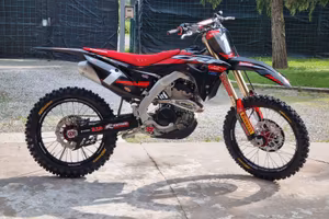 Honda CRF 250 R 2020 Red moto
