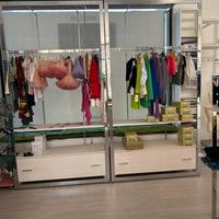 ARREDAMENTO NEGOZIO