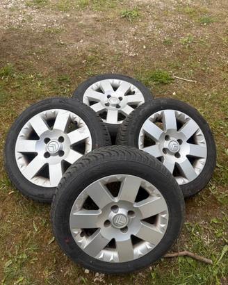 Gomme Nexen 185/55 R15 + Set 4 Cerchi Lega Citroën