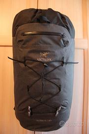 Zaino Arc'teryx Alpha FL 40 + apposito porta casco