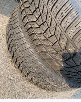 Gomme 215 65 R 17 98 V Hankook Due
