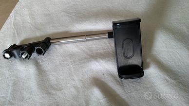 Supporto smartphone per auto