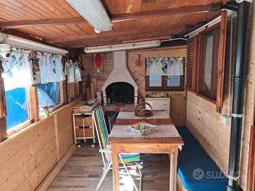 caravan più casetta di legno