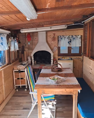 caravan più casetta di legno