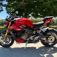 Ducati Streetfighter v4 s 2020