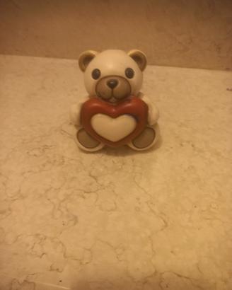 THUN Teddy con cuore in ceramica