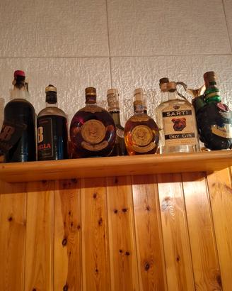 bottiglie e mignon rare di liquori da collezione
