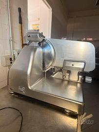 AFFETTATRICE 35CM, BILANCIA, grattuggia