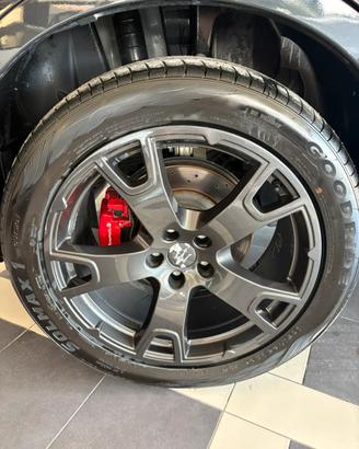Cerchi e gomme nuove maserati levante