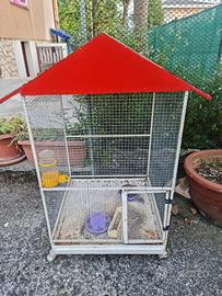 Gabbia spaziosa per canarini tenuta bene  con aces